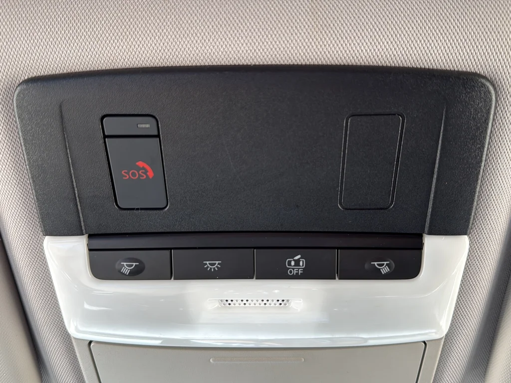 Used 2024 Black Mitsubishi SE image 17