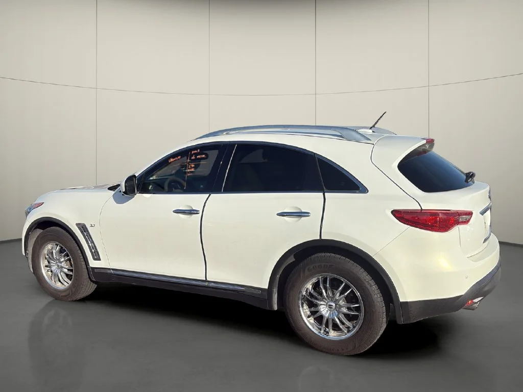 Used 2014 White INFINITI Base image 5