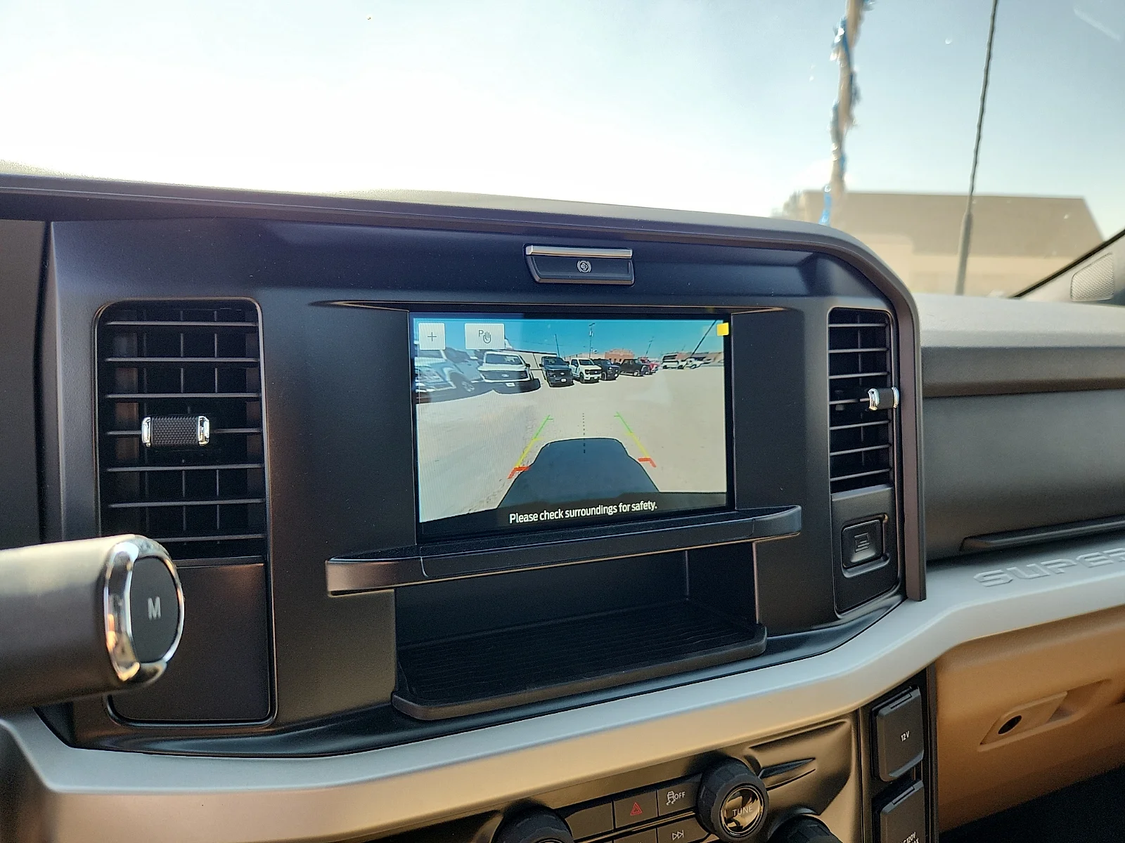New 2027 Oxford White Ford XLT image 23