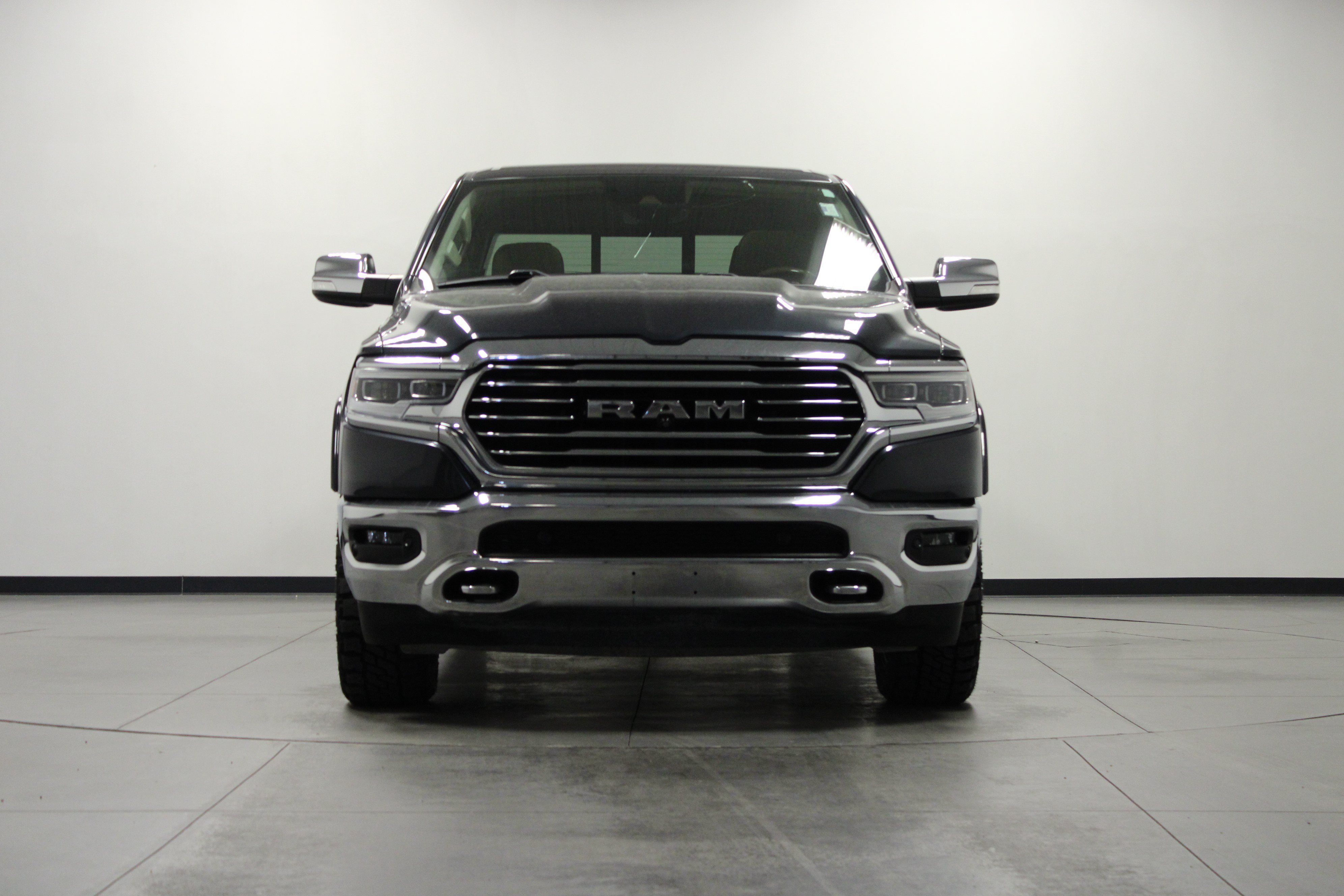 Used 2019 Maximum Steel Metallic Clearcoat Ram Laramie Longhorn image 9