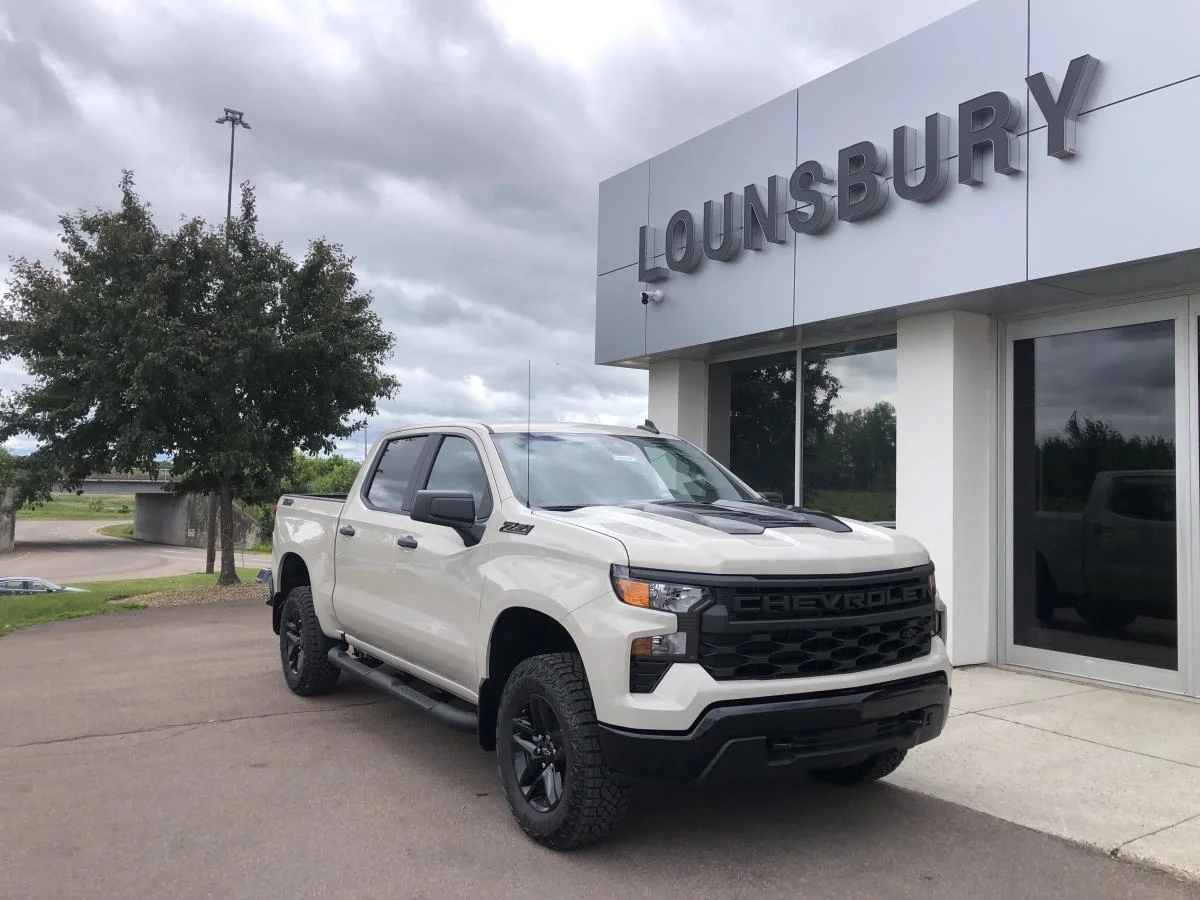 New 2026 White Chevrolet 4wd Crew Cab 147 image 1