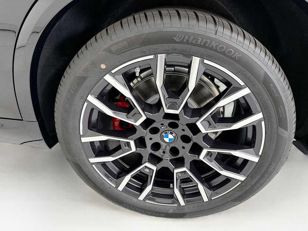 New 2026 Black Sapphire Metallic BMW xDrive50e image 30