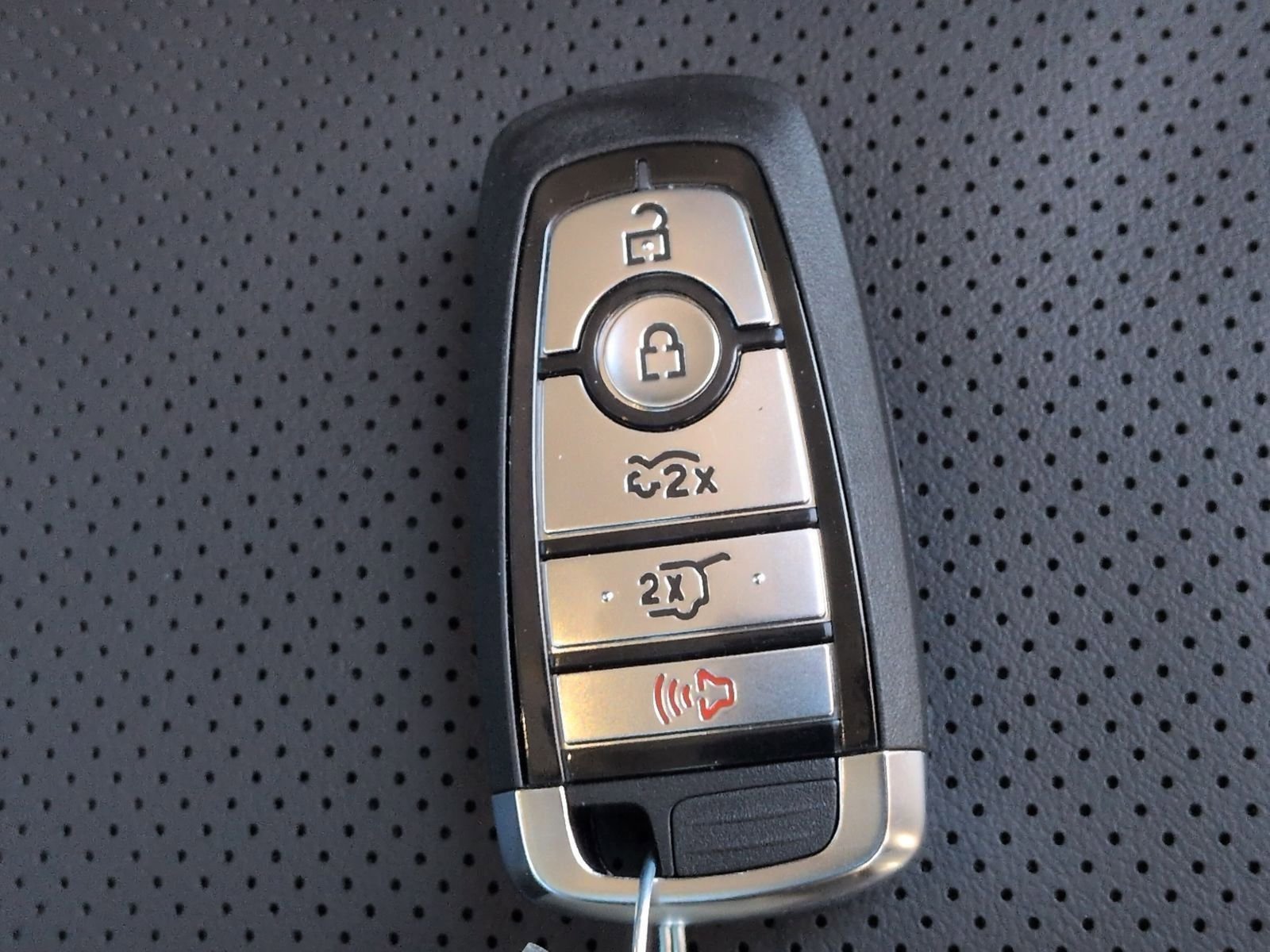 2025 Ford Mustang Mach-E Premium - Photo 36