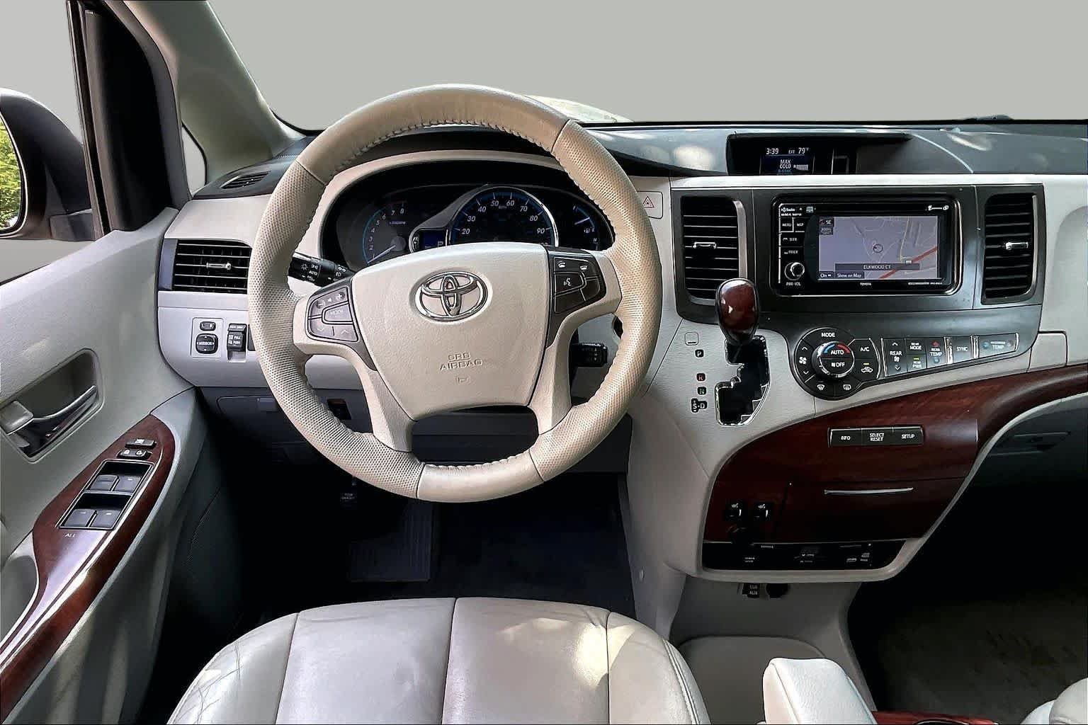 Used 2014 Silver Sky Metallic Toyota XLE image 5