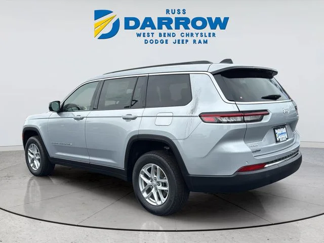 New 2026 Silver Zynith Exterior Paint Jeep Laredo image 3