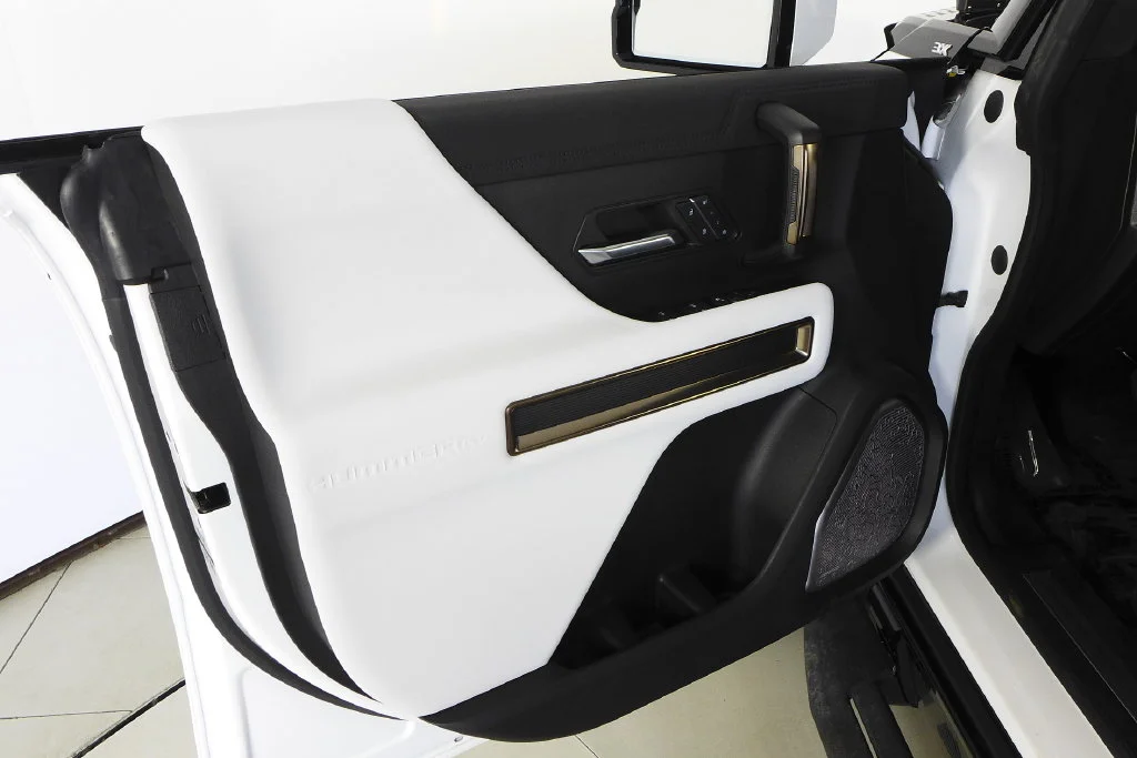 Used 2025 White GMC 3X image 4