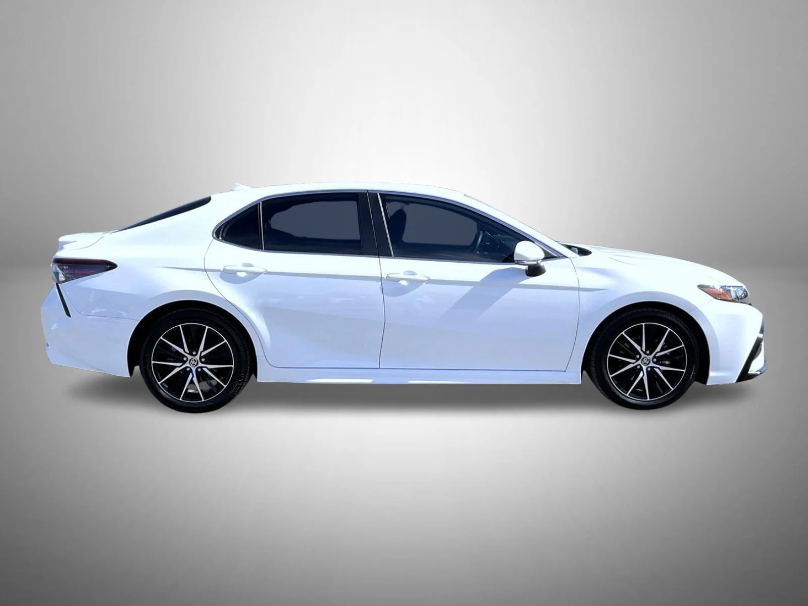 Used 2022 White Toyota SE image 4