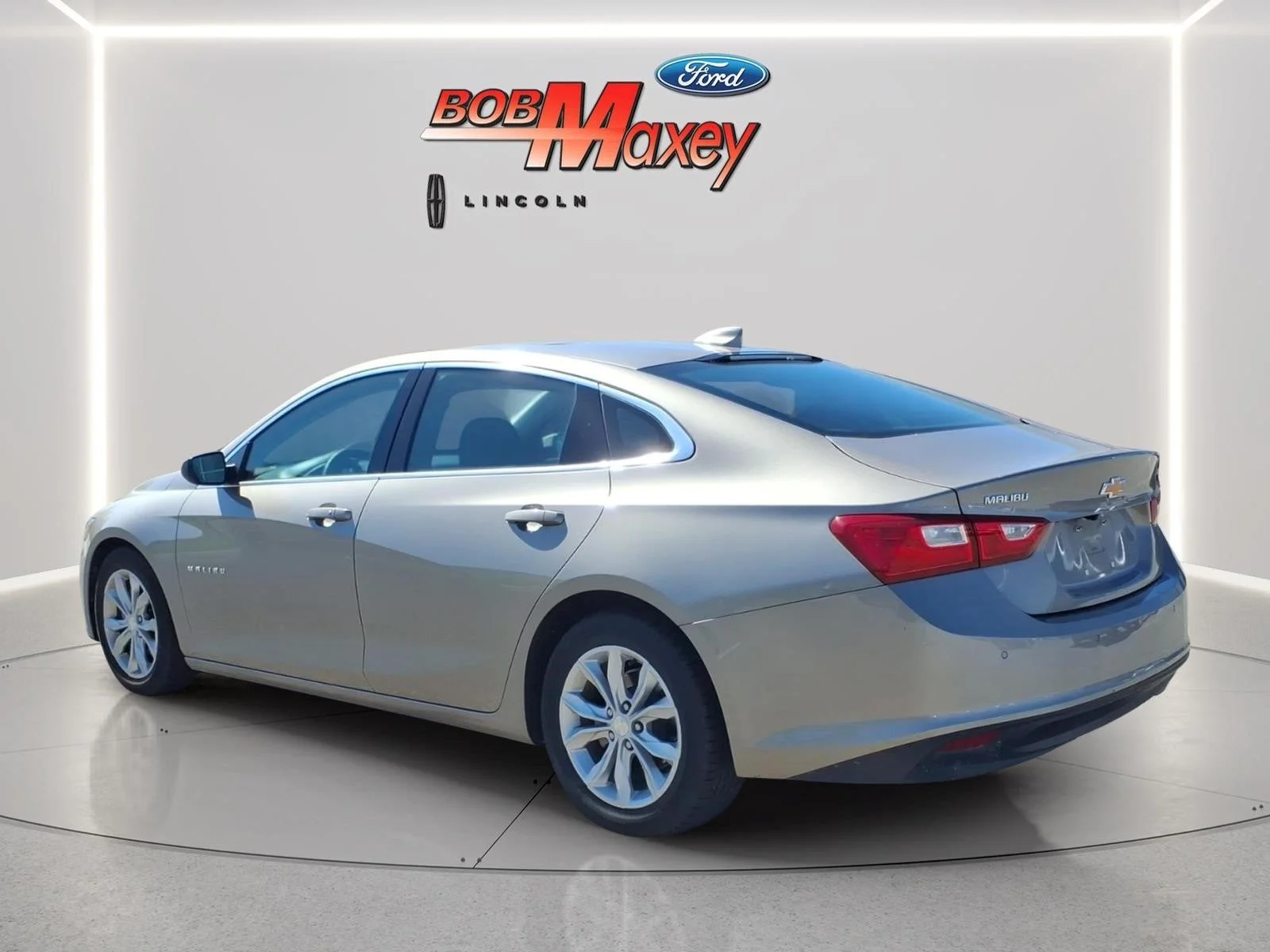 Used 2024 Mineral Gray Metallic Chevrolet LT 1LT image 7