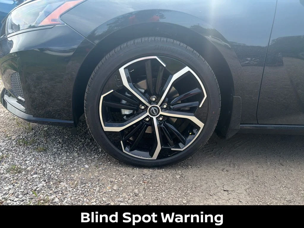 New 2026 Black Nissan 2.5 SR image 32