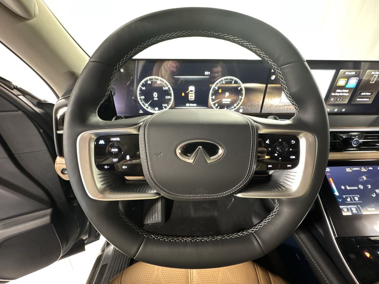 2025 INFINITI QX80 Sensory 4WD - Photo 20