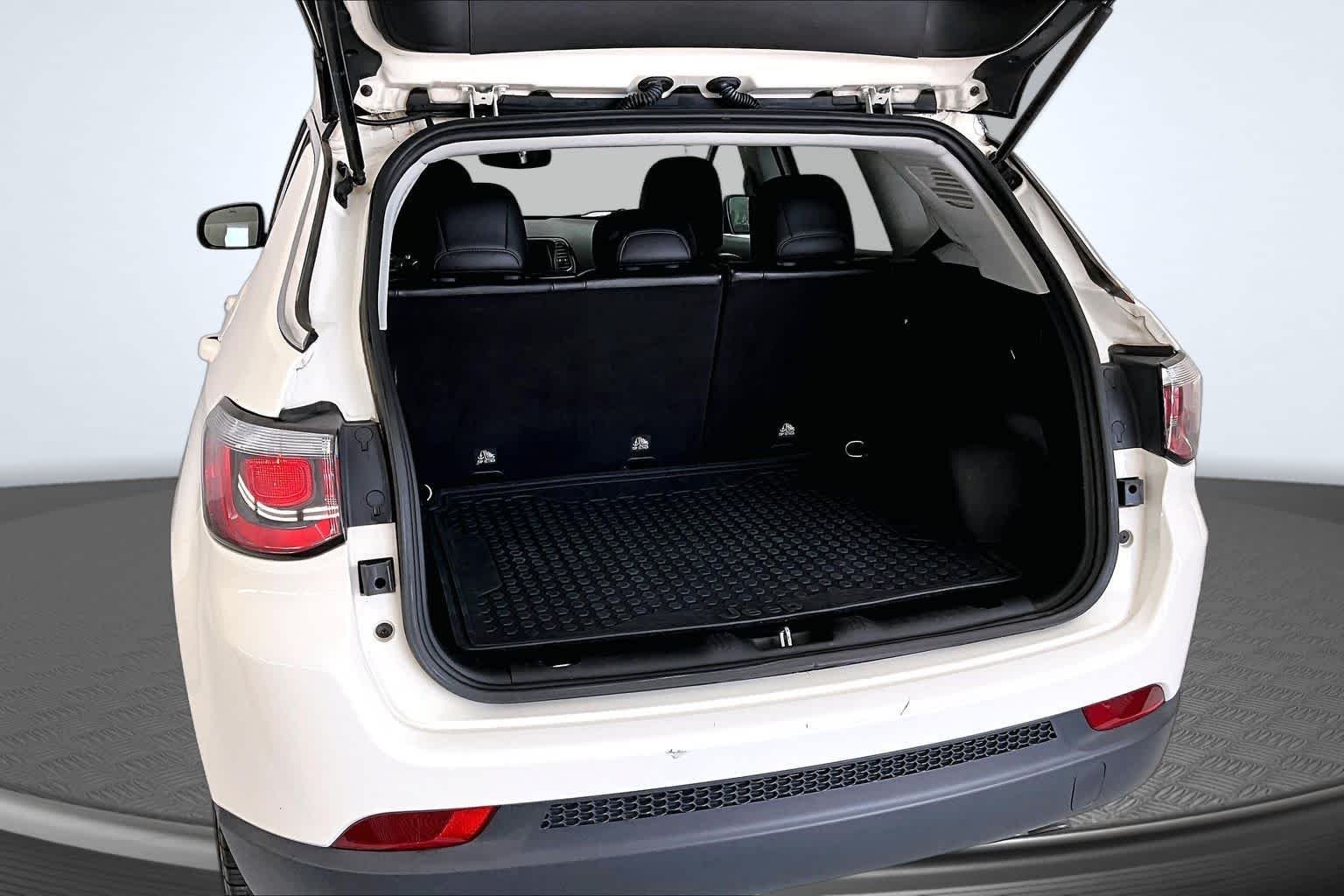 Used 2018 White Clearcoat Jeep Limited image 19