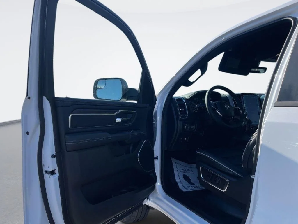 New 2026 Ivory White Tri-Coat Pearl-Coat Exterior Paint RAM Laramie image 16