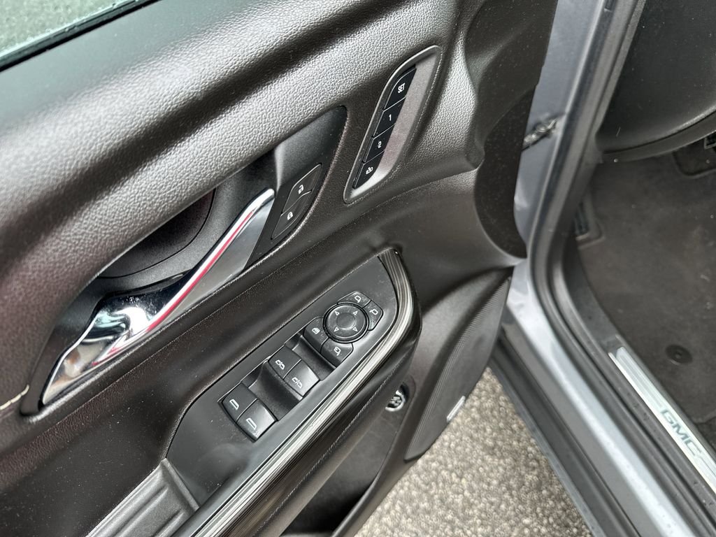 2021 GMC Acadia SLT - Photo 17