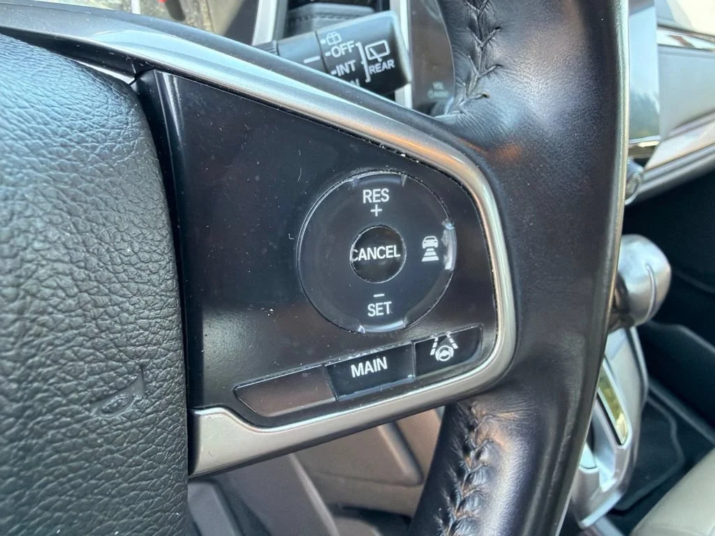 Used 2018 Molten Lava Pearl Honda EX-L image 24