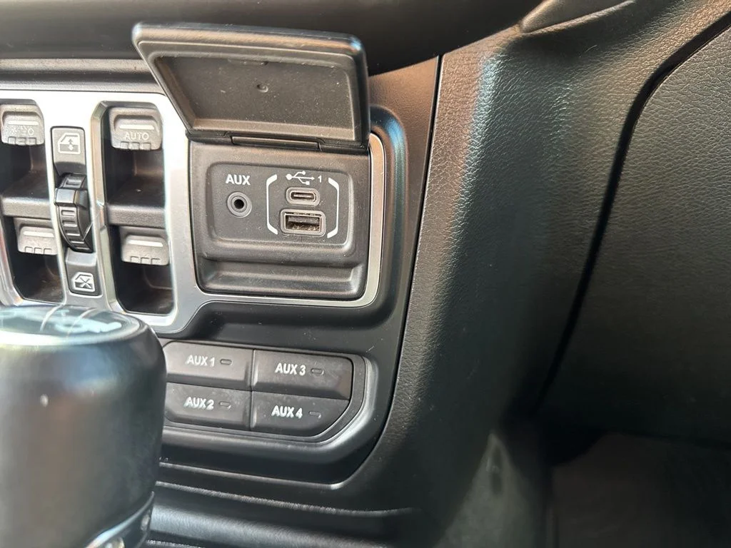Used 2018 Gray Jeep Unlimited Sahara image 43