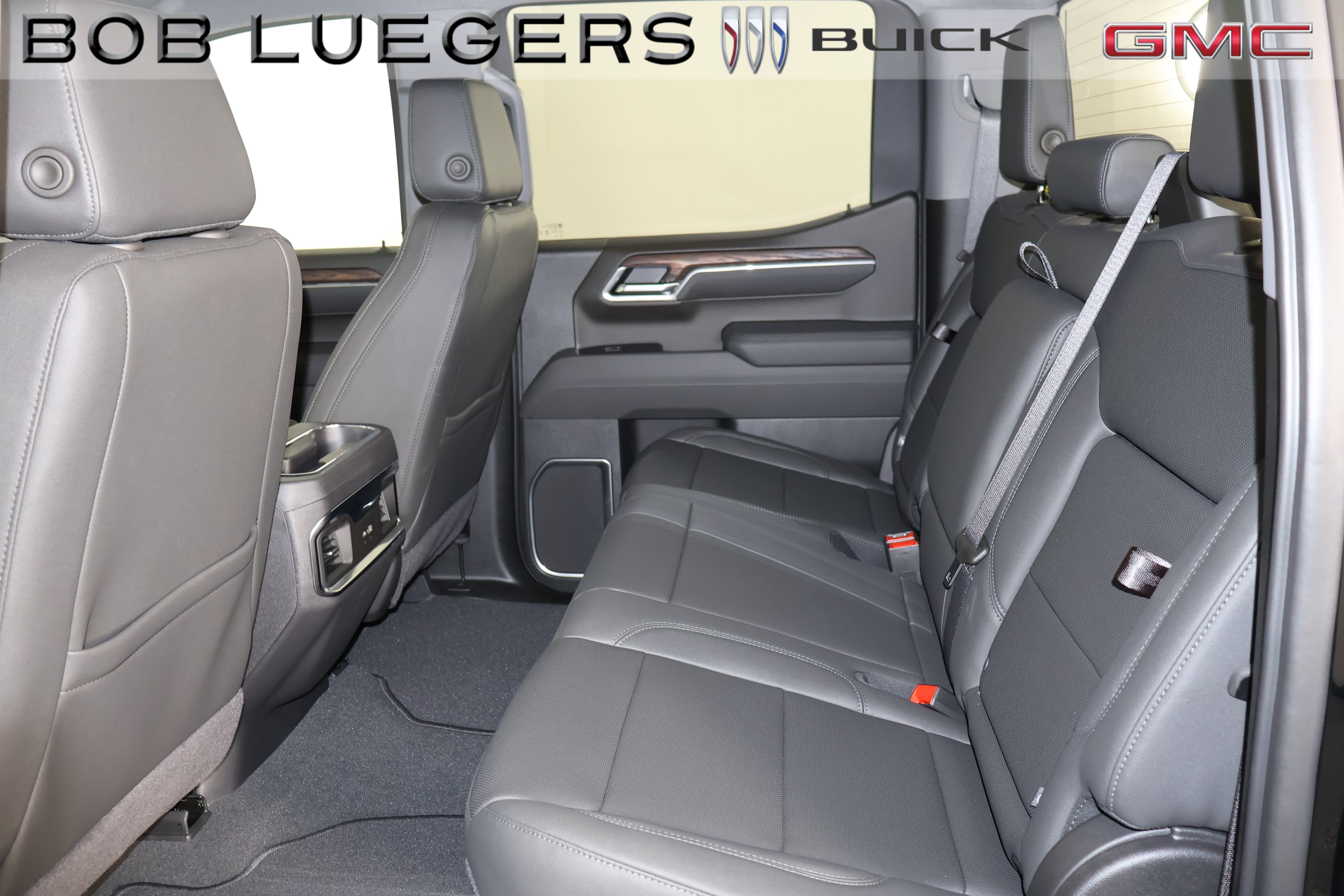 2026 GMC Sierra 1500 SLT - Photo 13