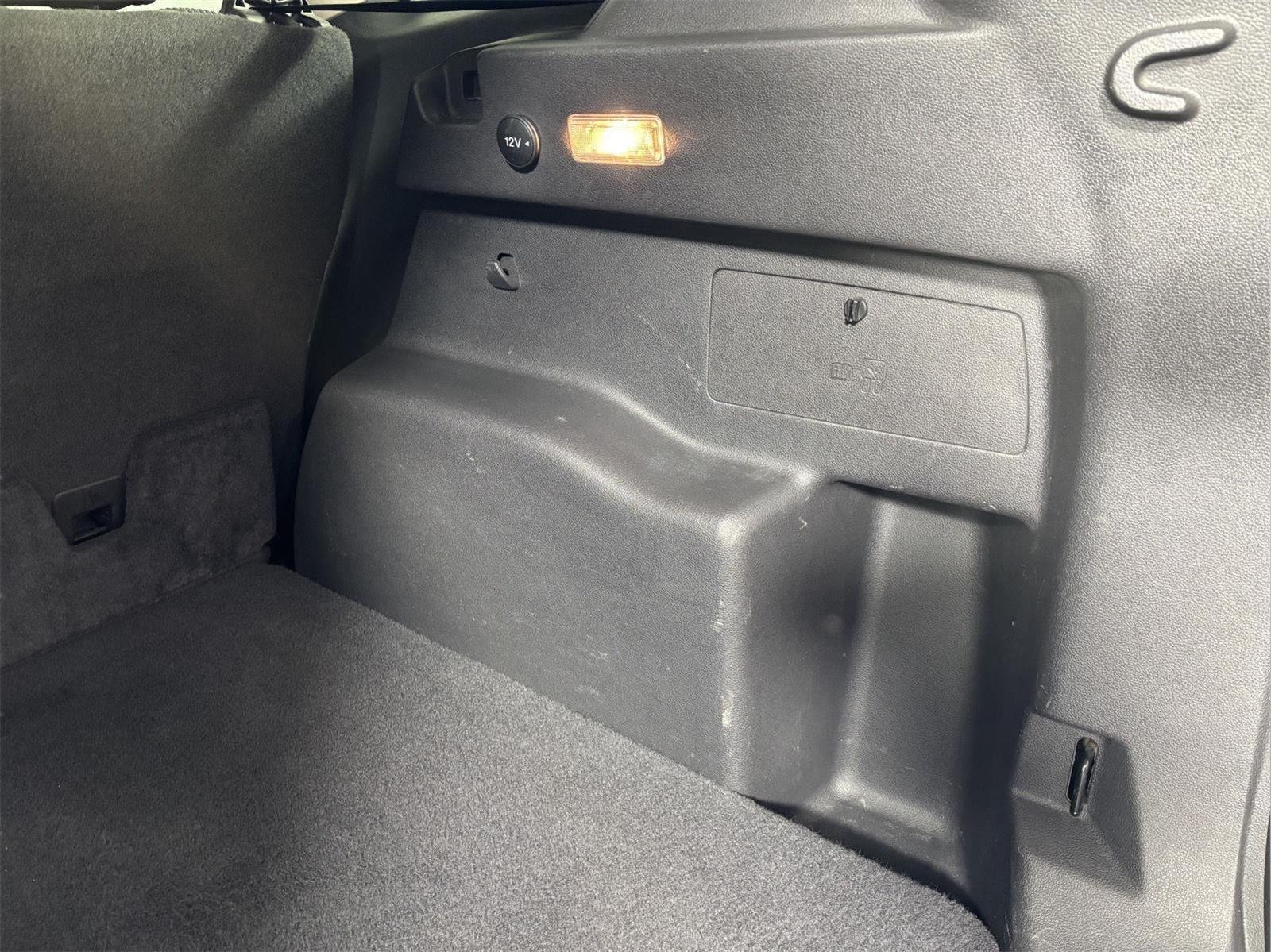 Used 2016 Shadow Black Ford SE image 6