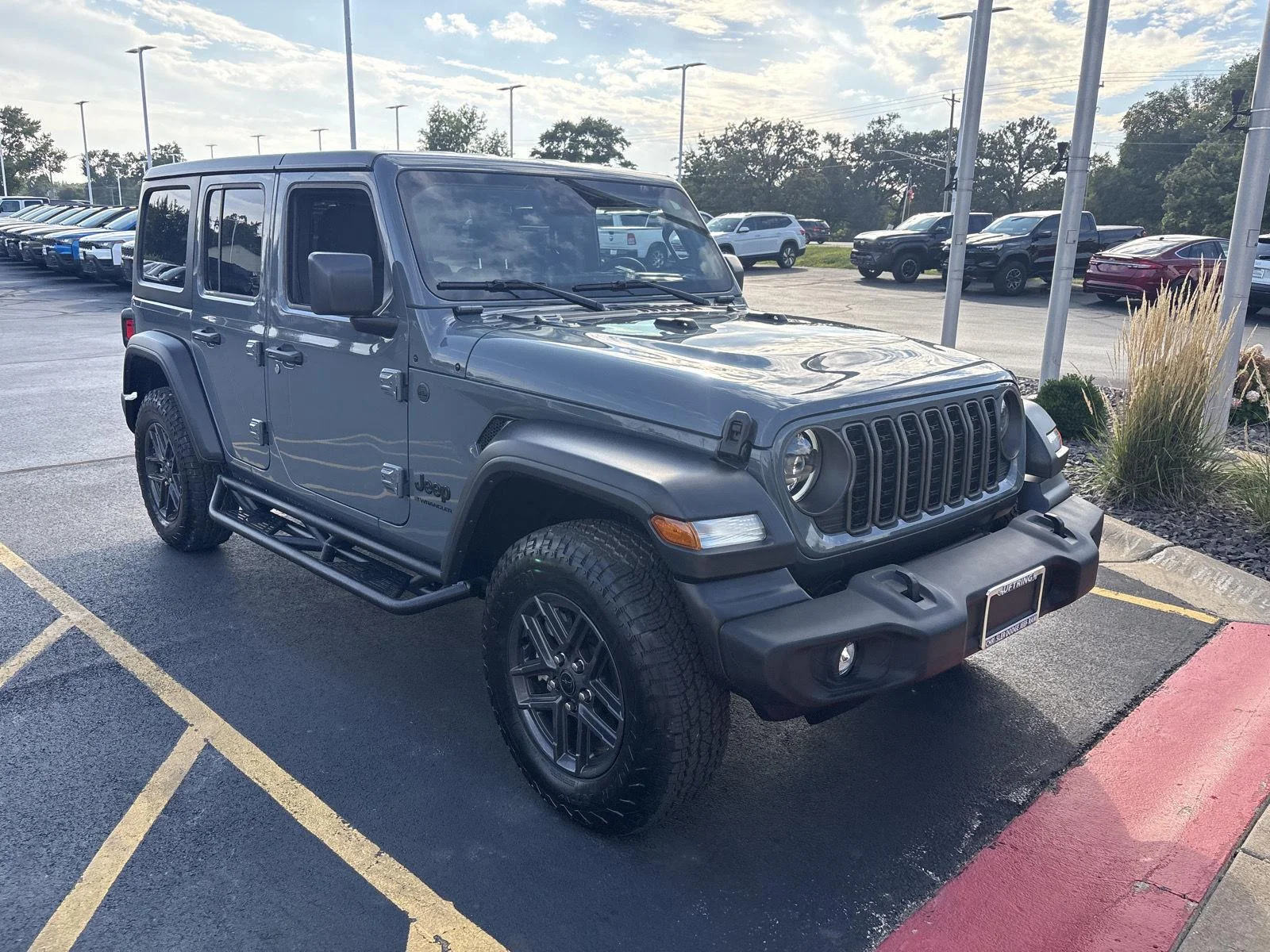 Used 2024 Anvil Clear Coat Jeep Sport S image 3