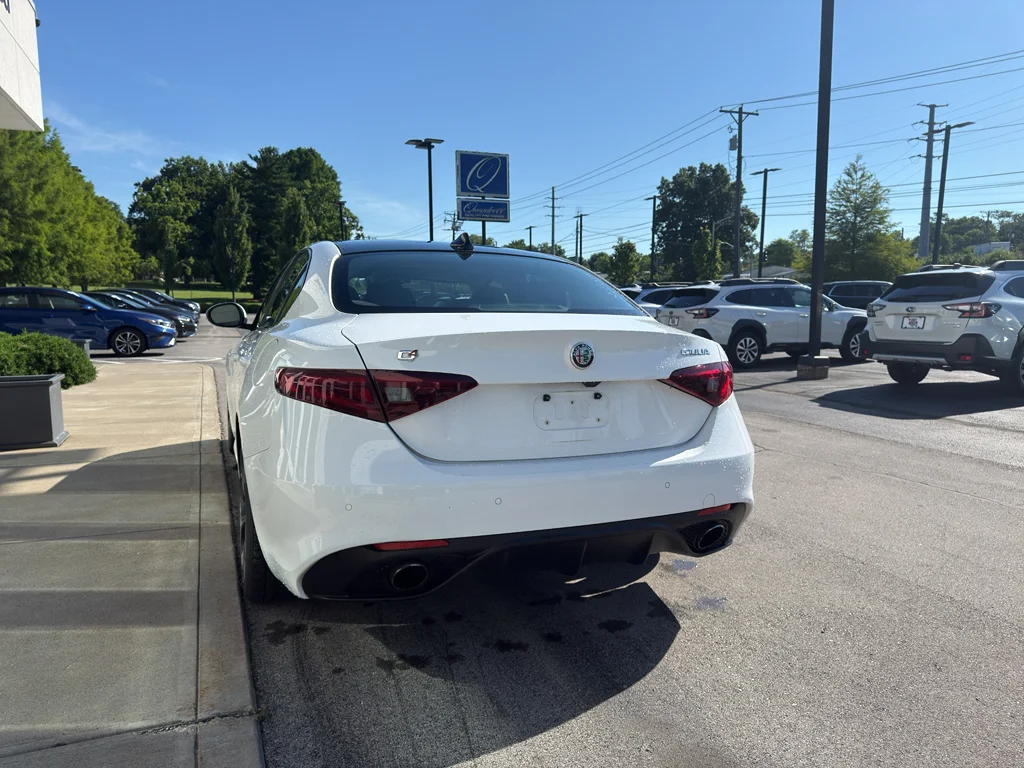 Used 2018 Alfa White Alfa Romeo Ti Sport image 4