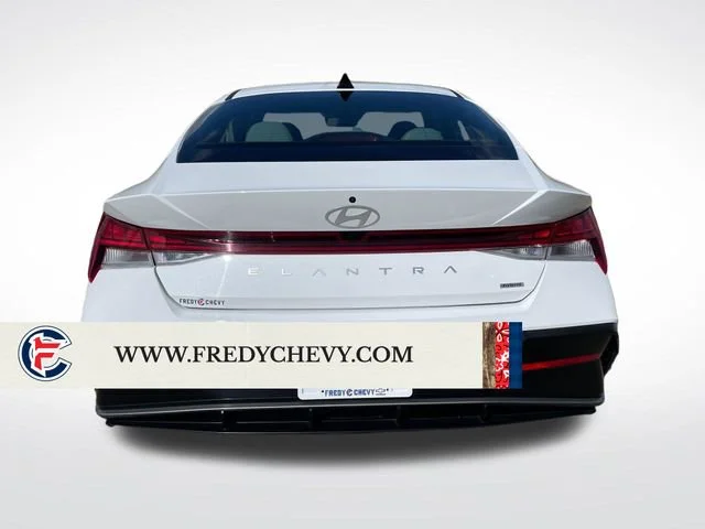 Used 2025 White Hyundai Limited image 4