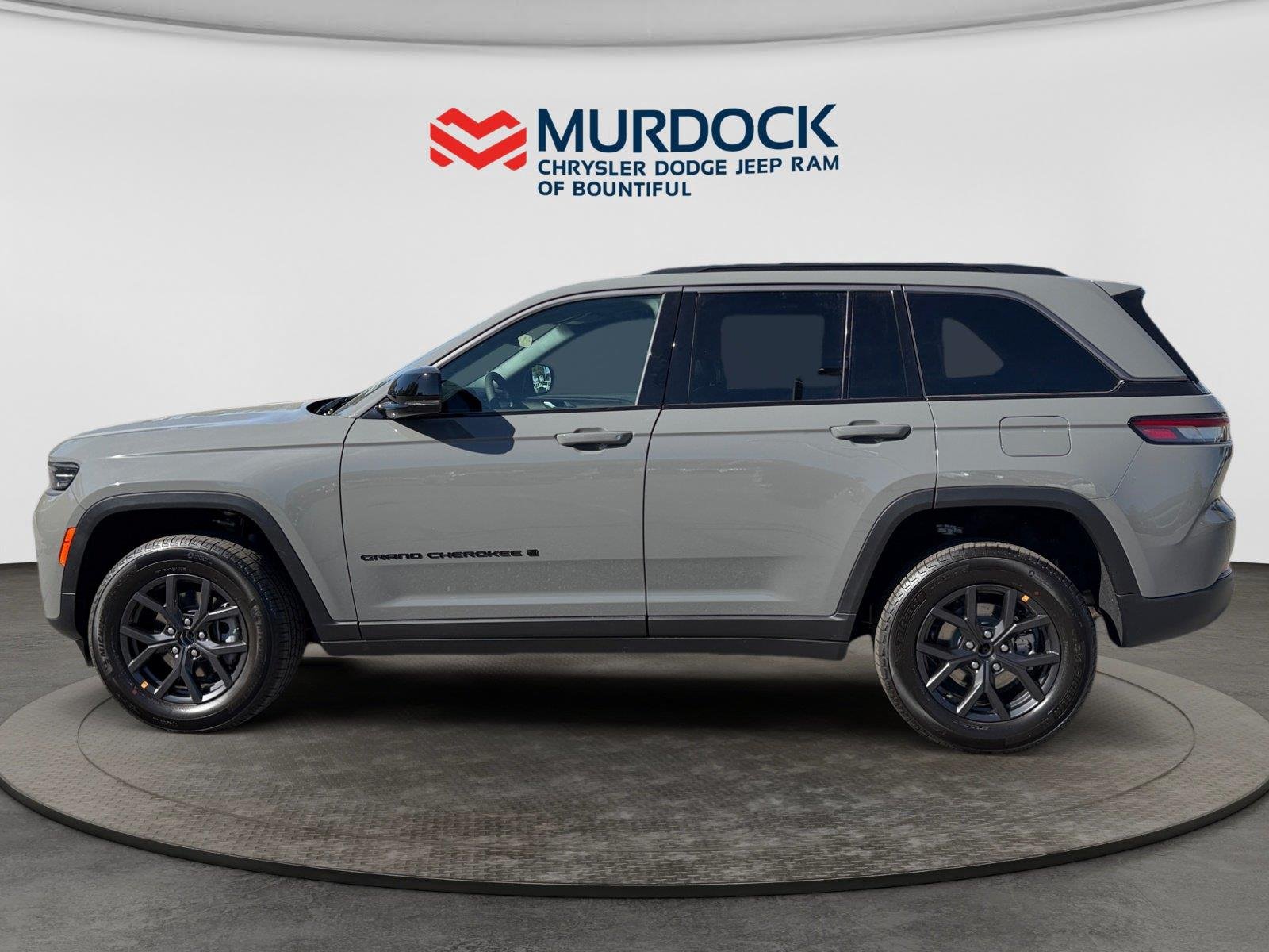 New 2027 Sting-Gray Clear-Coat Paint Jeep Laredo Altitude image 7