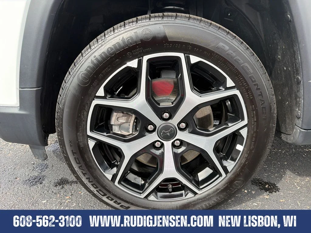 Used 2025 White Jeep Limited image 25