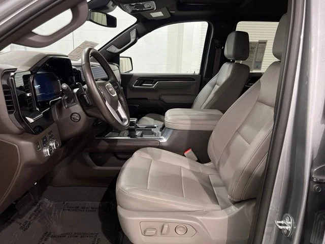 Used 2023 Silver GMC SLT image 5