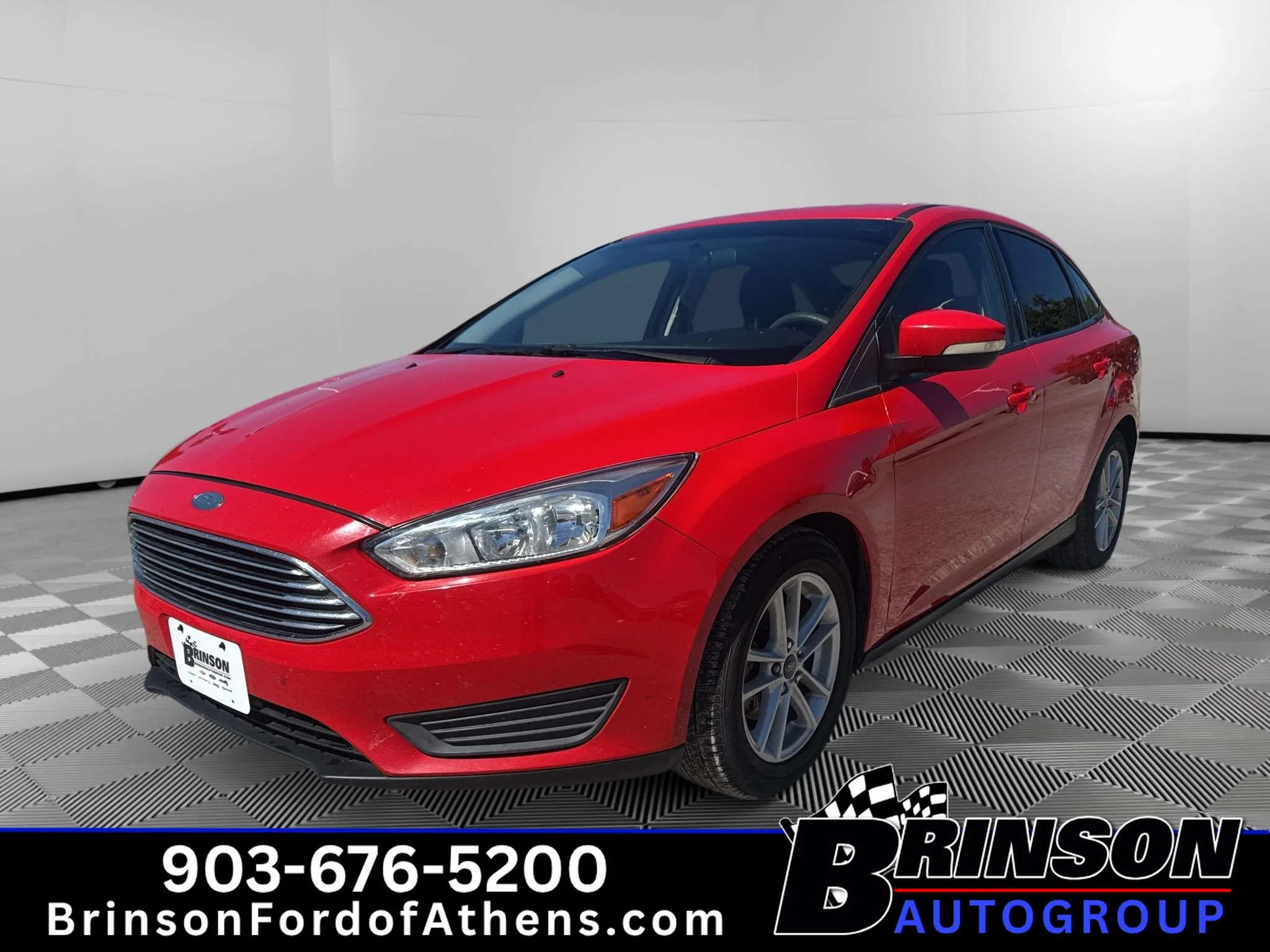 Used 2017 Race Red Ford SE image 1