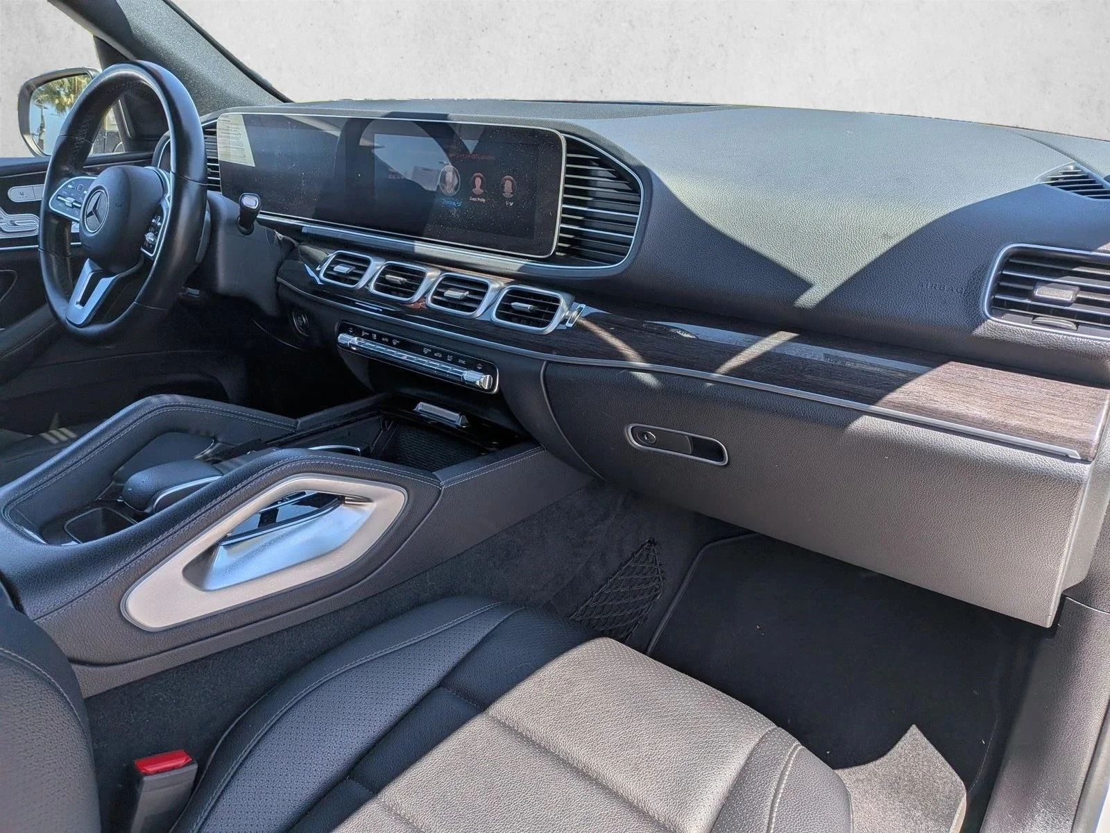 Used 2020 Polar White Mercedes-Benz GLE 350 image 18