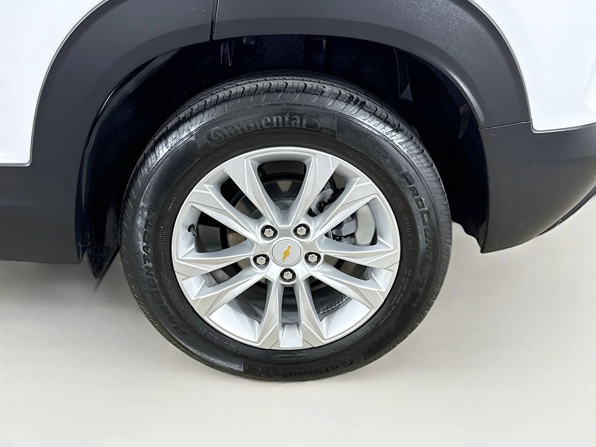 Used 2023 Summit White Chevrolet LS image 31