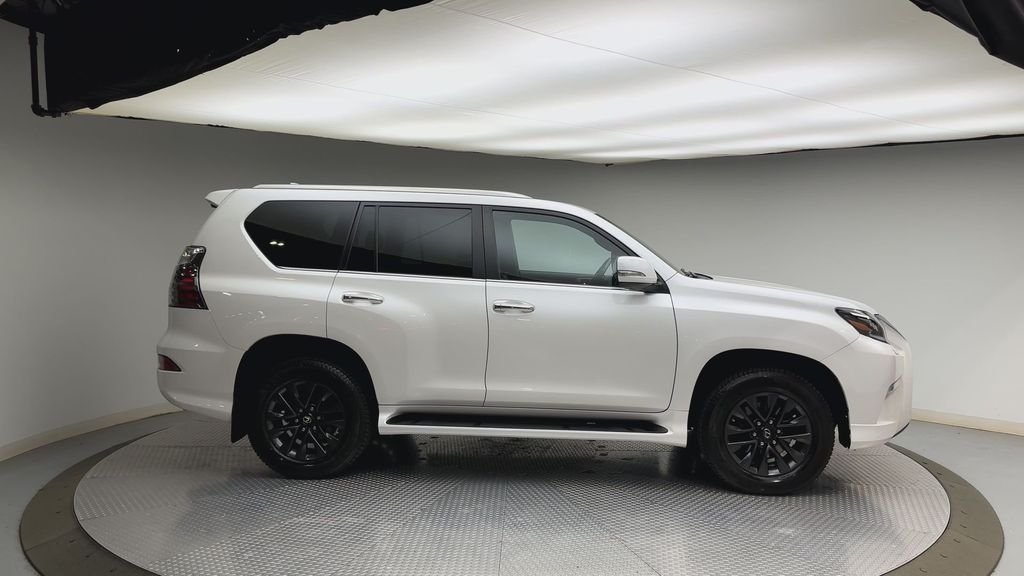 Used 2021 Starfire Pearl Lexus 460 image 9