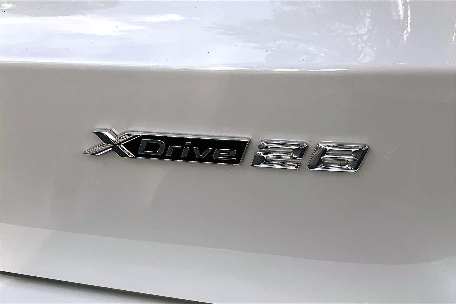 Certified Used 2023 Mineral White Metallic BMW xDrive28i image 10
