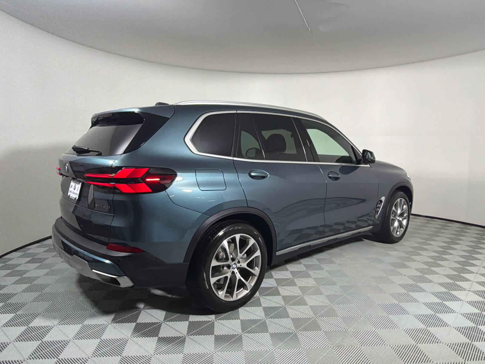 Used 2024 Blue Ridge Mountain Metallic BMW xDrive40i image 5
