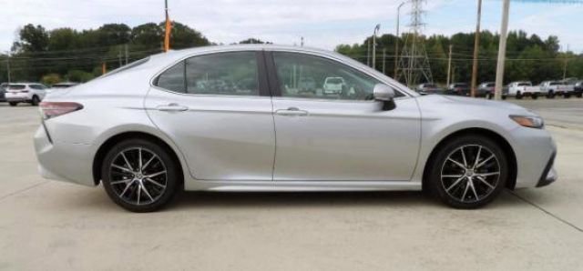 2024 Toyota Camry SE - Photo 14