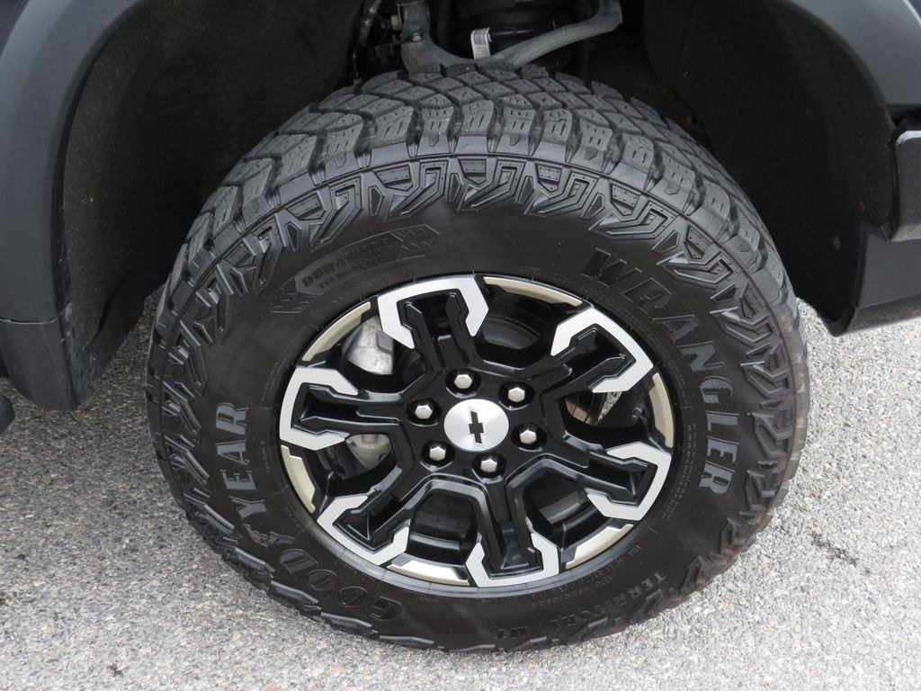 Used 2023 Ash Chevrolet ZR2 image 14