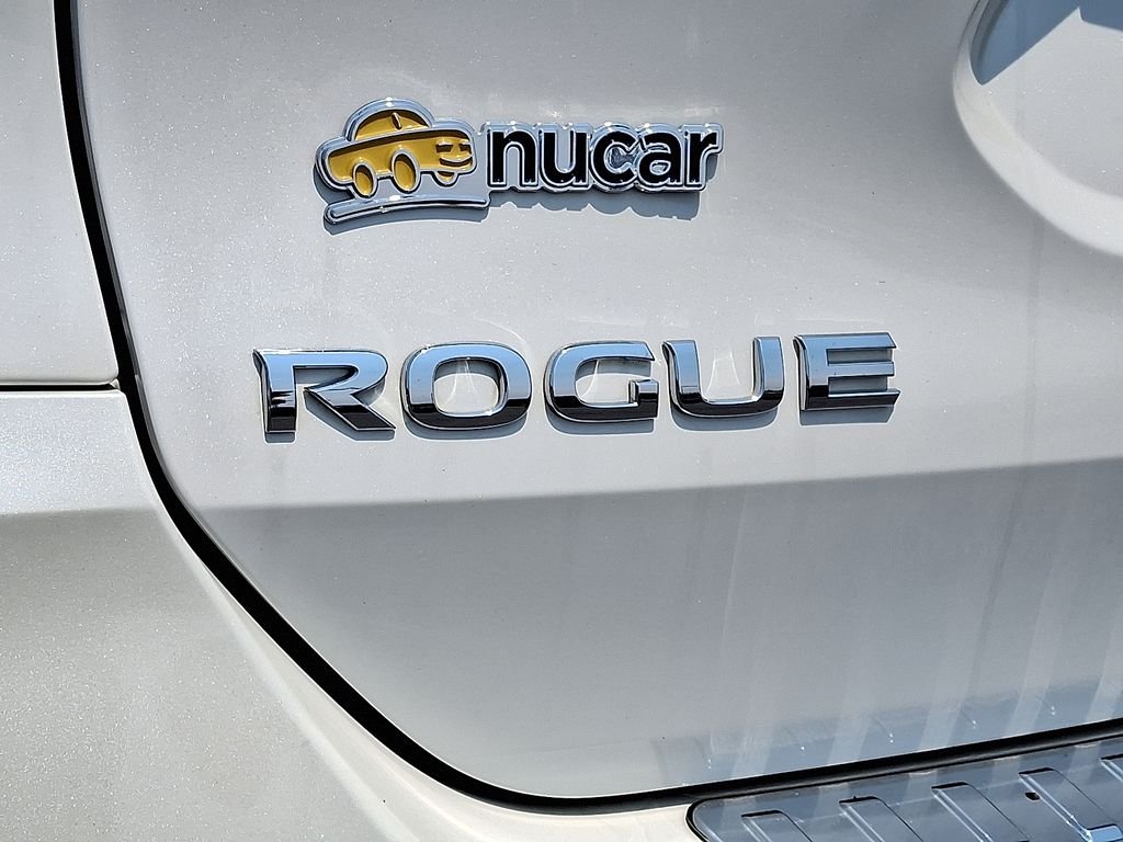 Used 2017 White Nissan SV image 10