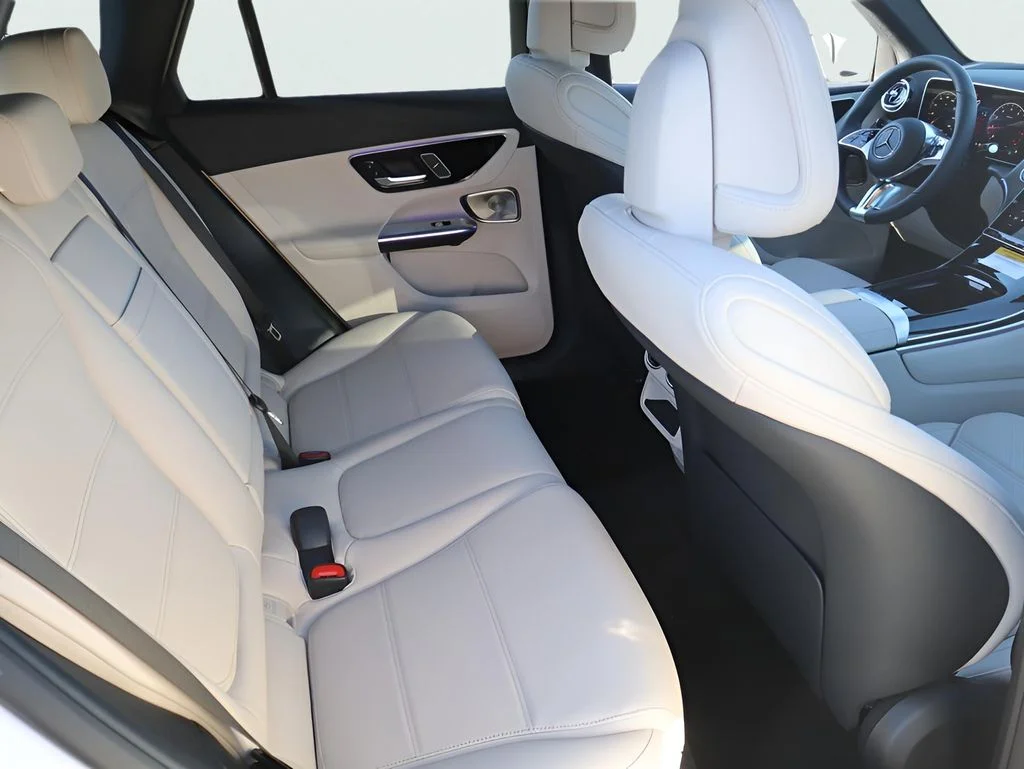 Certified Used 2026 Polar White Mercedes-Benz GLC 300 image 18