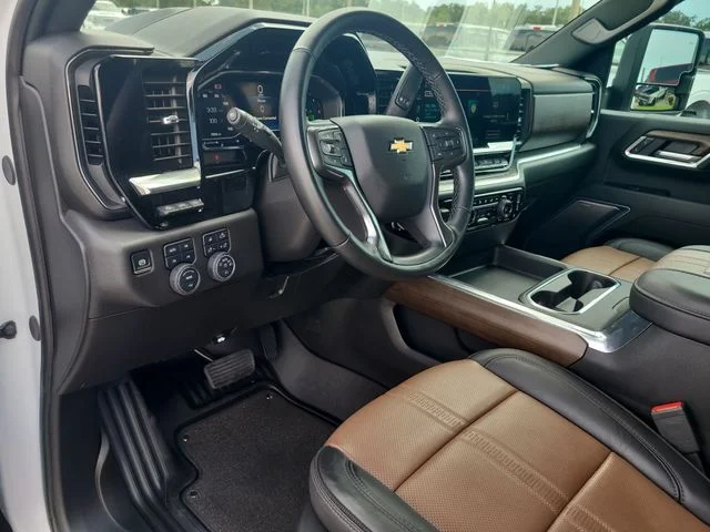 Used 2025 Beige Chevrolet High Country image 18