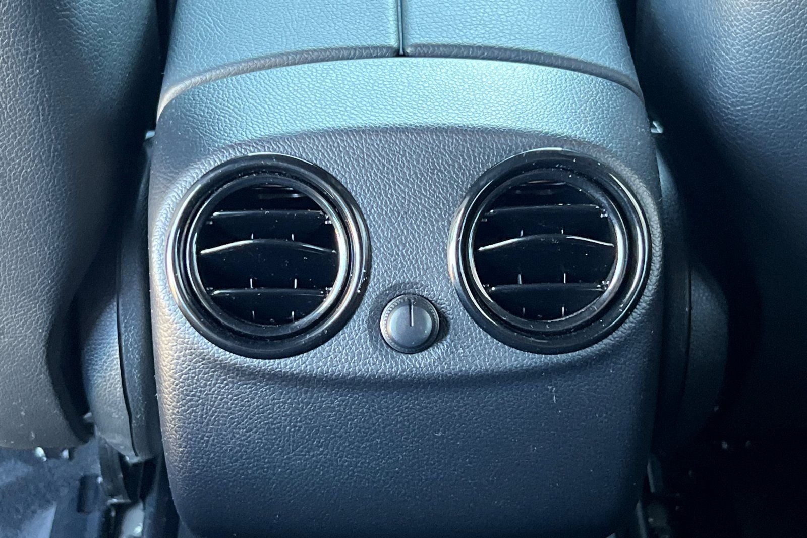 Used 2019  Mercedes-Benz 300 image 17