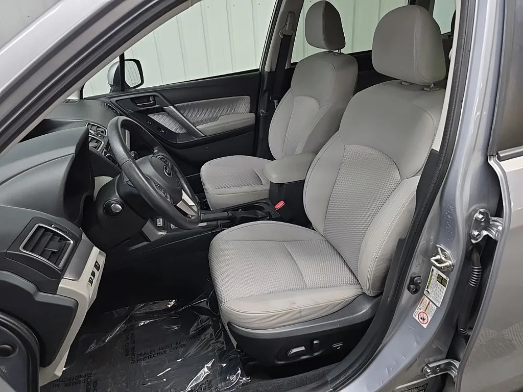 Used 2017 Ice Silver Metallic Subaru 2.5i Premium image 32