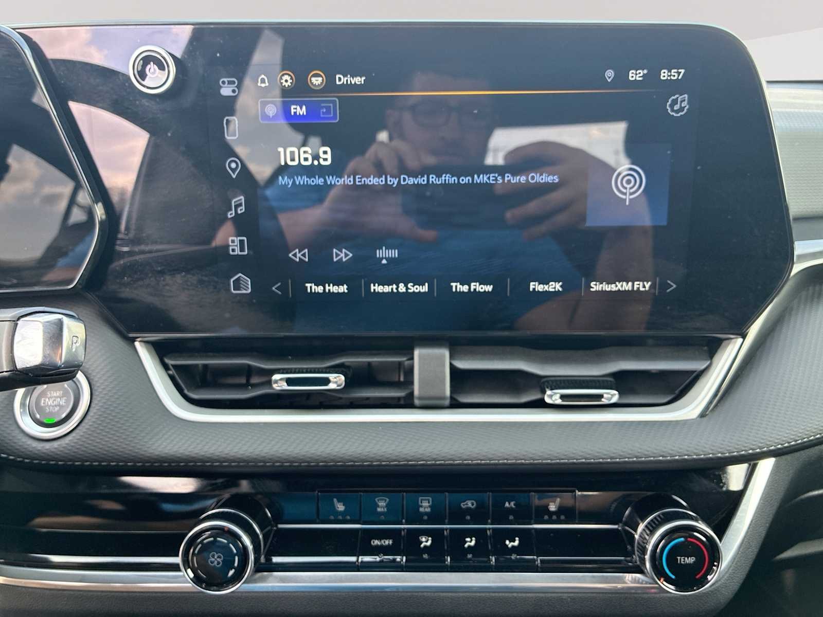 2025 Chevrolet Equinox LT - Photo 13