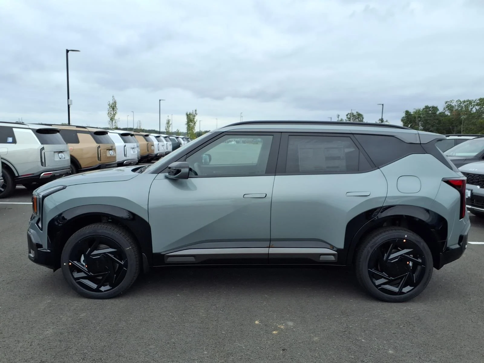 New 2027 Iceberg Green Kia X-Line SX image 16