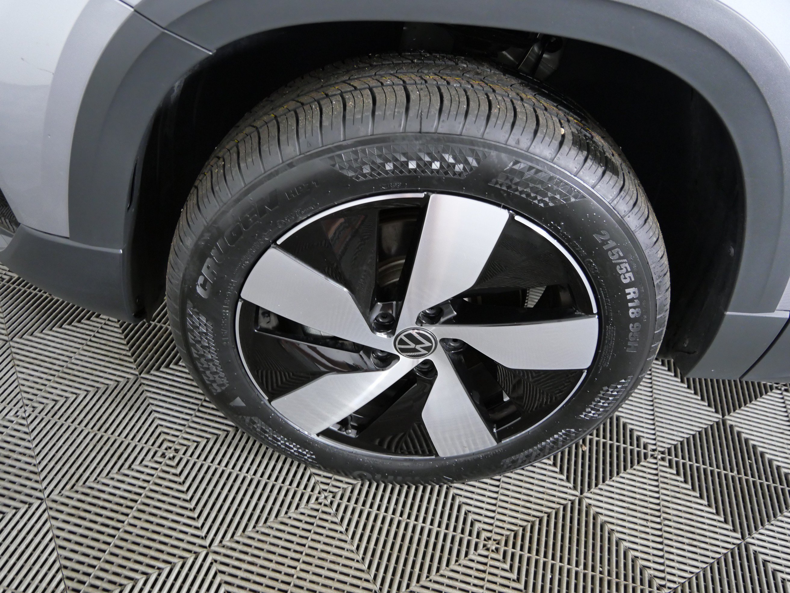 Used 2023 Silver Volkswagen S image 15