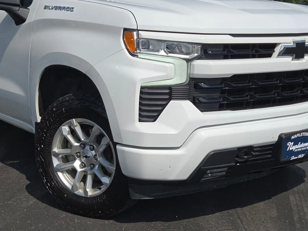 Used 2024 White Chevrolet RST image 3
