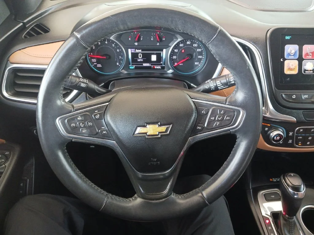 Used 2018 IRIDESCENT PEARL TRICOAT Chevrolet Premier image 17