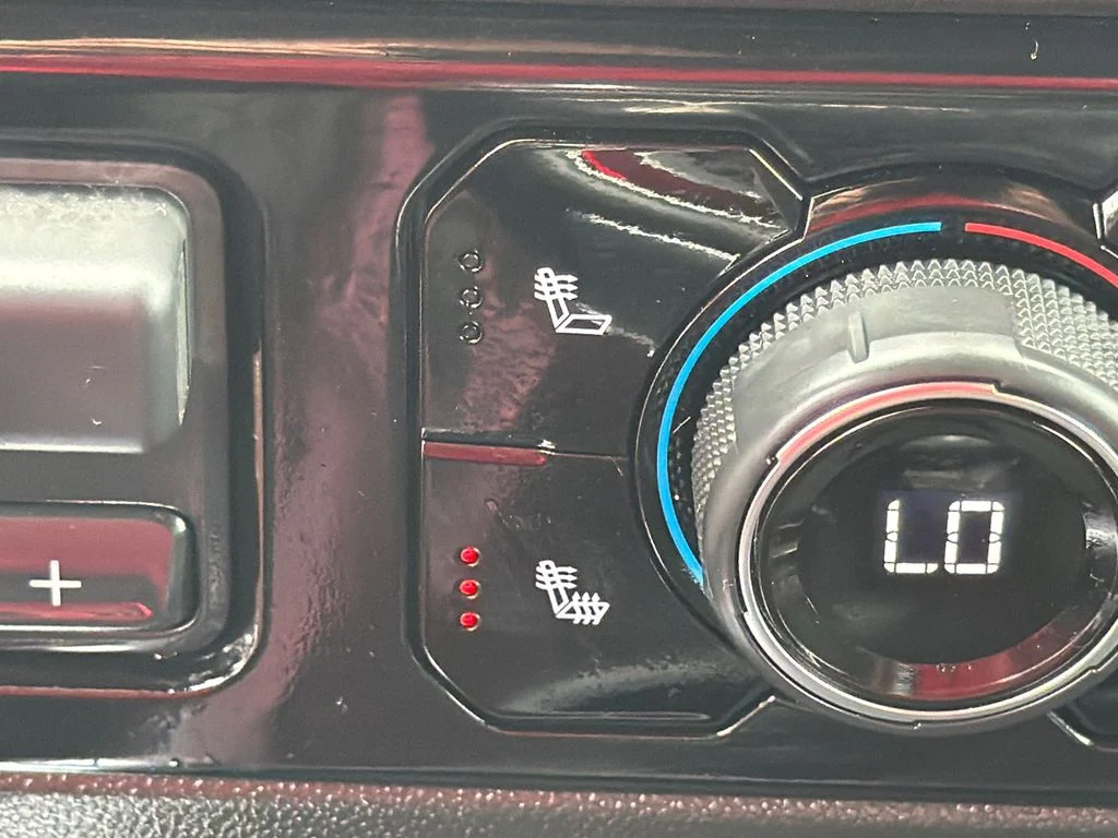 Used 2025 Red Chevrolet RST image 29