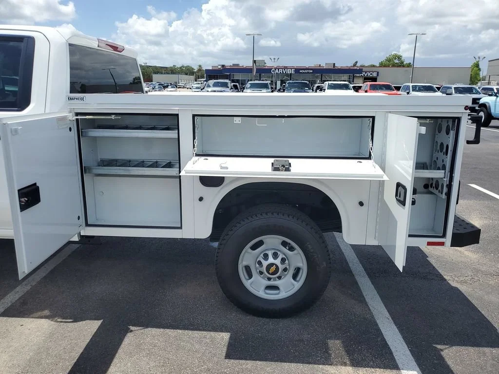 New 2026 Summit White Chevrolet WT image 15
