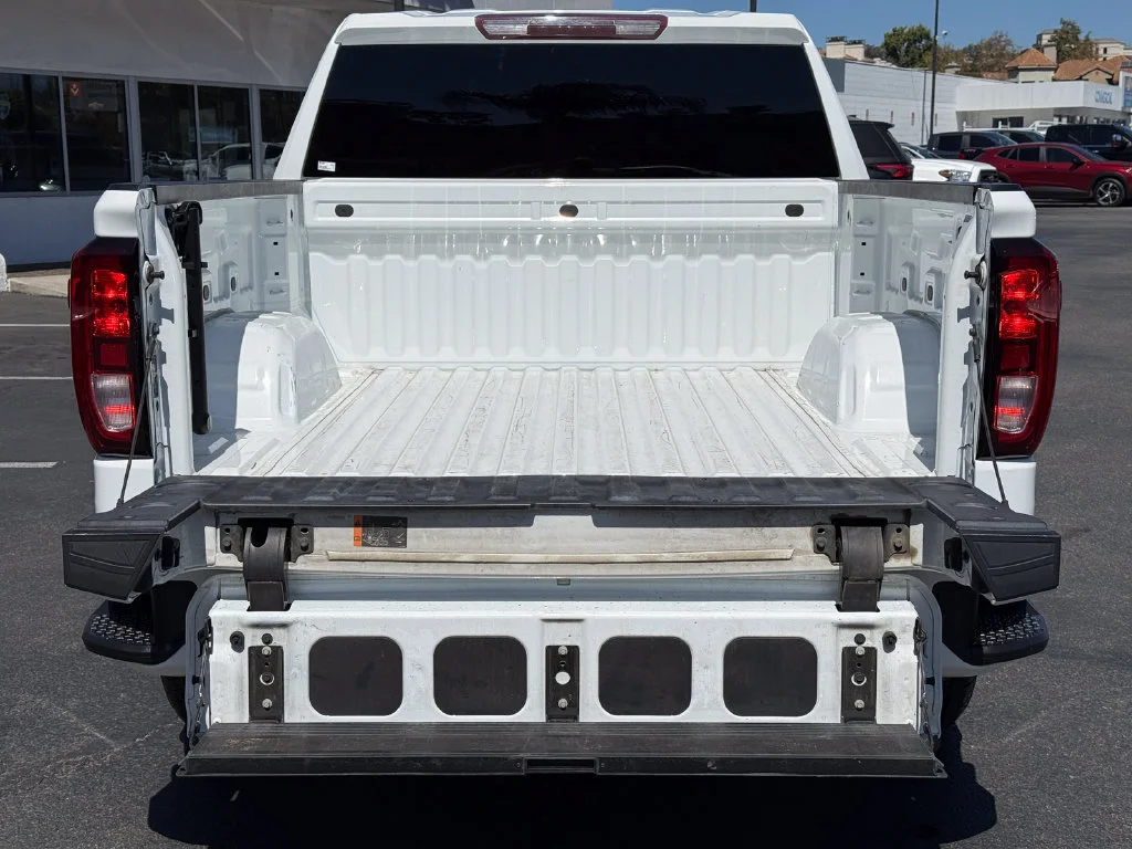 Used 2023 SUMMIT WHITE GMC Elevation image 11