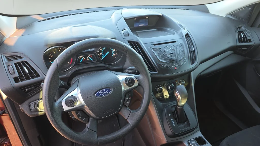Used 2014 Orange Ford S image 17