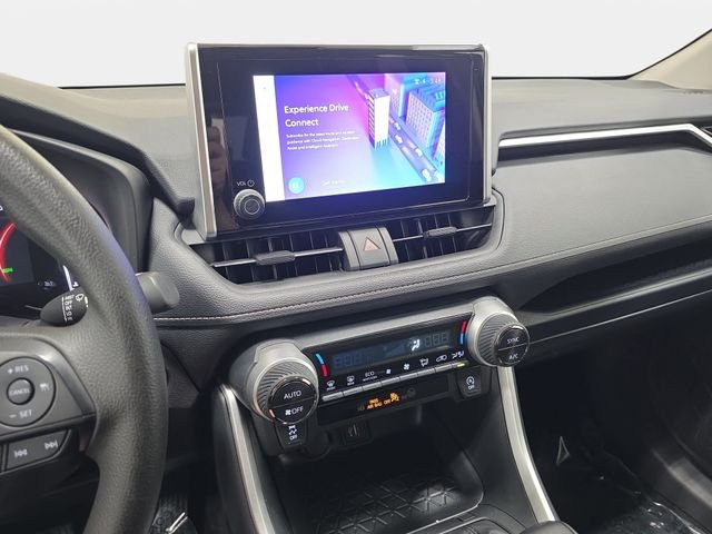 Certified Used 2025  Toyota XLE image 17